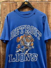 Load image into Gallery viewer, Detroit Lions Vintage 80s Jack Davis Tee Paper Thin Blue ABC Vintage 