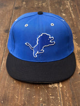 Load image into Gallery viewer, Detroit Lions Vintage 90s Fitted Cap Blue Black Brim ABC Vintage 