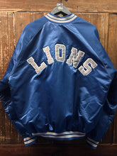 Load image into Gallery viewer, Detroit Lions Vintage 90s Spell Out Chalk Line Satin Bomber Jacket Blue (Team NFL Arm Patch) ABC Vintage 