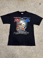 Load image into Gallery viewer, Detroit Lions VS Tampa Bay Buccaneers Vintage 1999 Tee Black ABC Vintage 