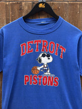 Load image into Gallery viewer, Detroit Pistons Vintage 80s Snoopy Tee Blue ABC Vintage 