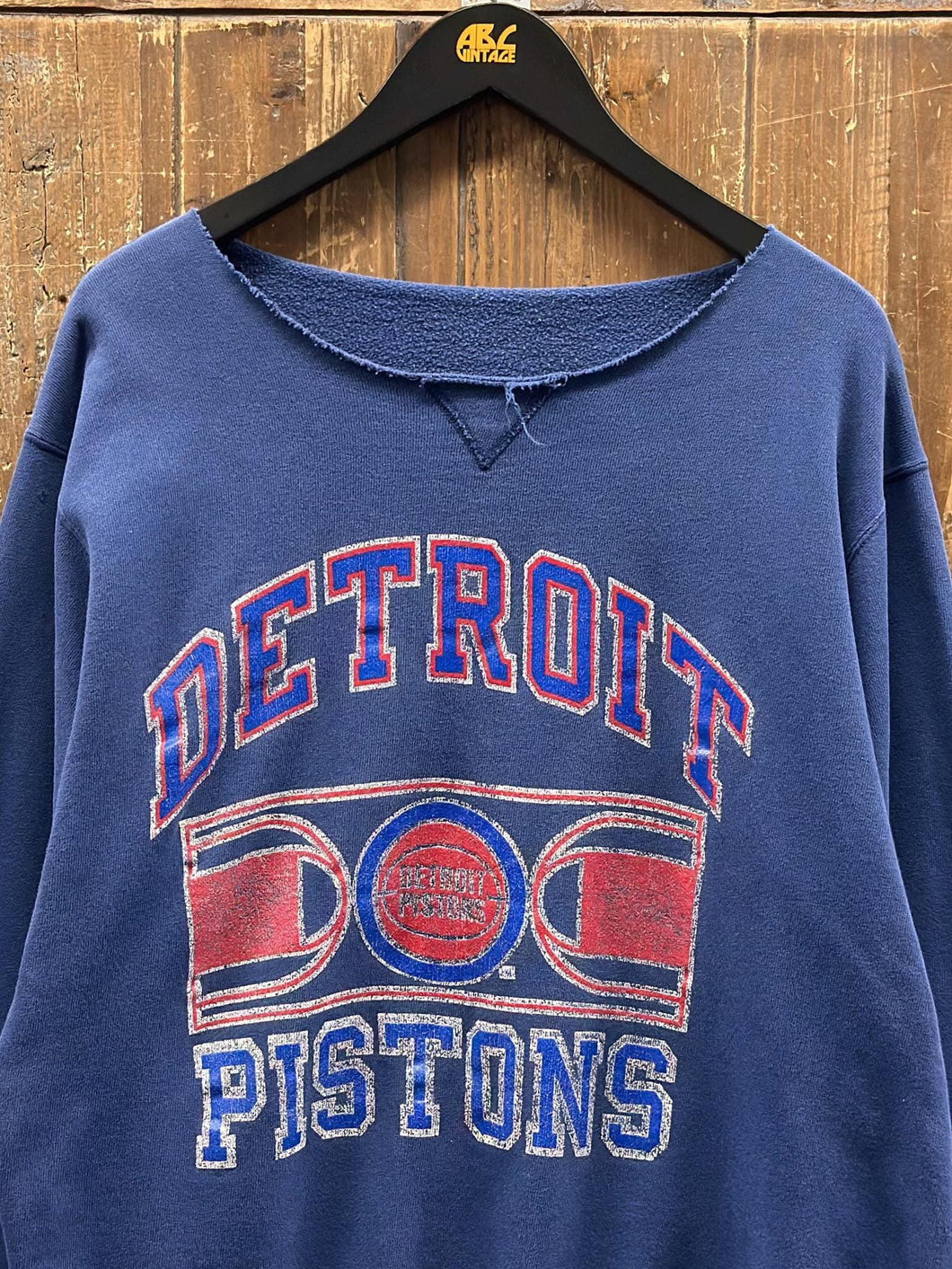 Detroit Pistons Vintage 90s Cut Neck Crewneck Faded Navy ABC Vintage 