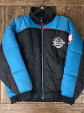 Load image into Gallery viewer, Detroit Pistons Vintage 90s Pro Player Puffer Jacket ABC Vintage 