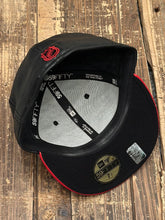 Load image into Gallery viewer, Detroit Red Wings New Era Leather Fitted Cap Black Red ABC Vintage 