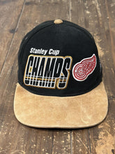 Load image into Gallery viewer, Detroit Red Wings Vintage 1997 Stanley Cup Champs Starter Snapback Black Brown ABC Vintage 