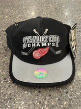 Load image into Gallery viewer, Detroit Red Wings Vintage 1998 Stanley Cup Champs Starter Hat Black Grey ABC Vintage 