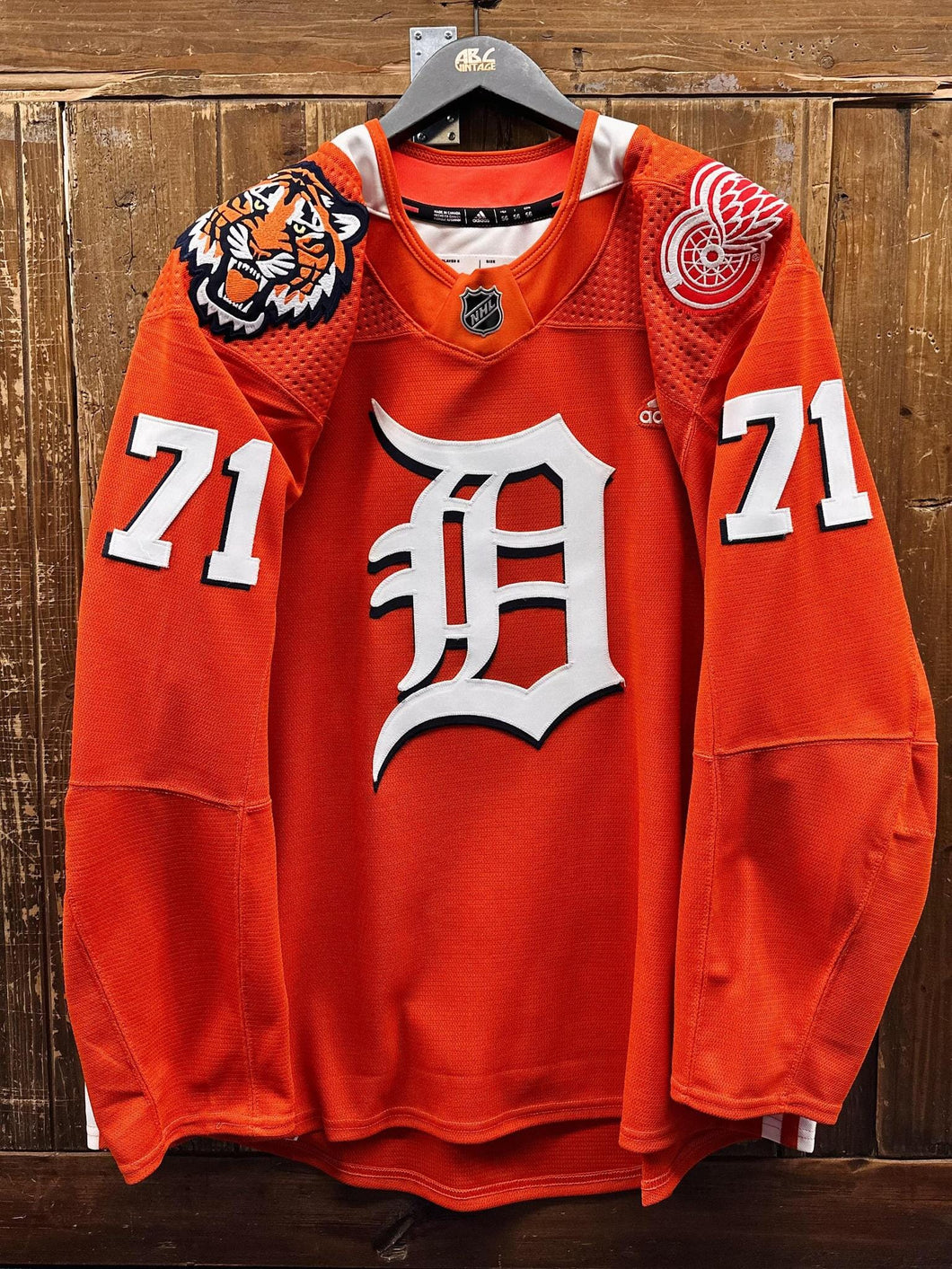 Detroit Red Wings x Tigers Old English D Dylan Larkin 1 of 1 Custom Hockey Jersey Orange ABC Vintage 