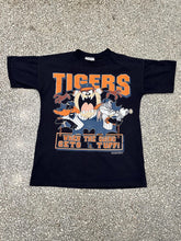 Load image into Gallery viewer, Detroit Tigers Vintage 1994 Looney Tunes When The Going Gets Tuff Tee ABC Vintage 