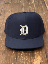 Load image into Gallery viewer, Detroit Tigers Vintage 80s New Era White D Logo Snapback Navy ABC Vintage 