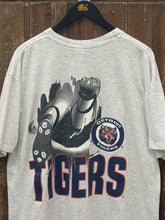 Load image into Gallery viewer, Detroit Tigers Vintage 90s Cartoon Player Catching Baseball Breaking Through Nutmeg Tee Grey ABC Vintage 