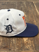 Load image into Gallery viewer, Detroit Tigers Vintage 90s Spell Out Orange Logo Snapback Cream Navy ABC Vintage 