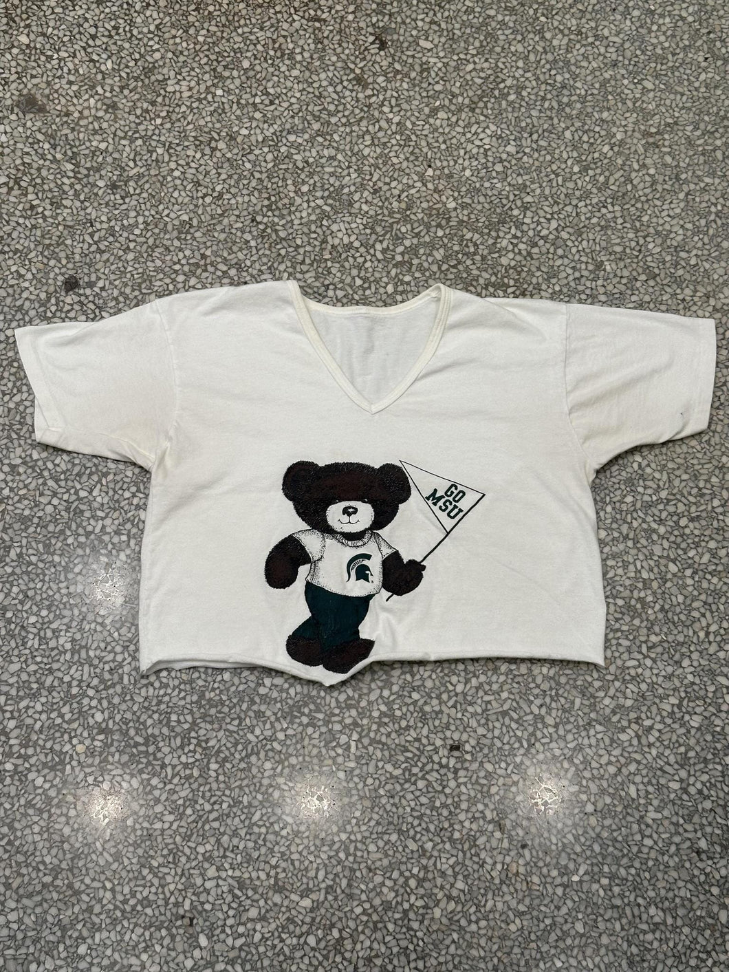 Michigan State Vintage 90s Go MSU Bear V-Neck Cropped Tee ABC Vintage 