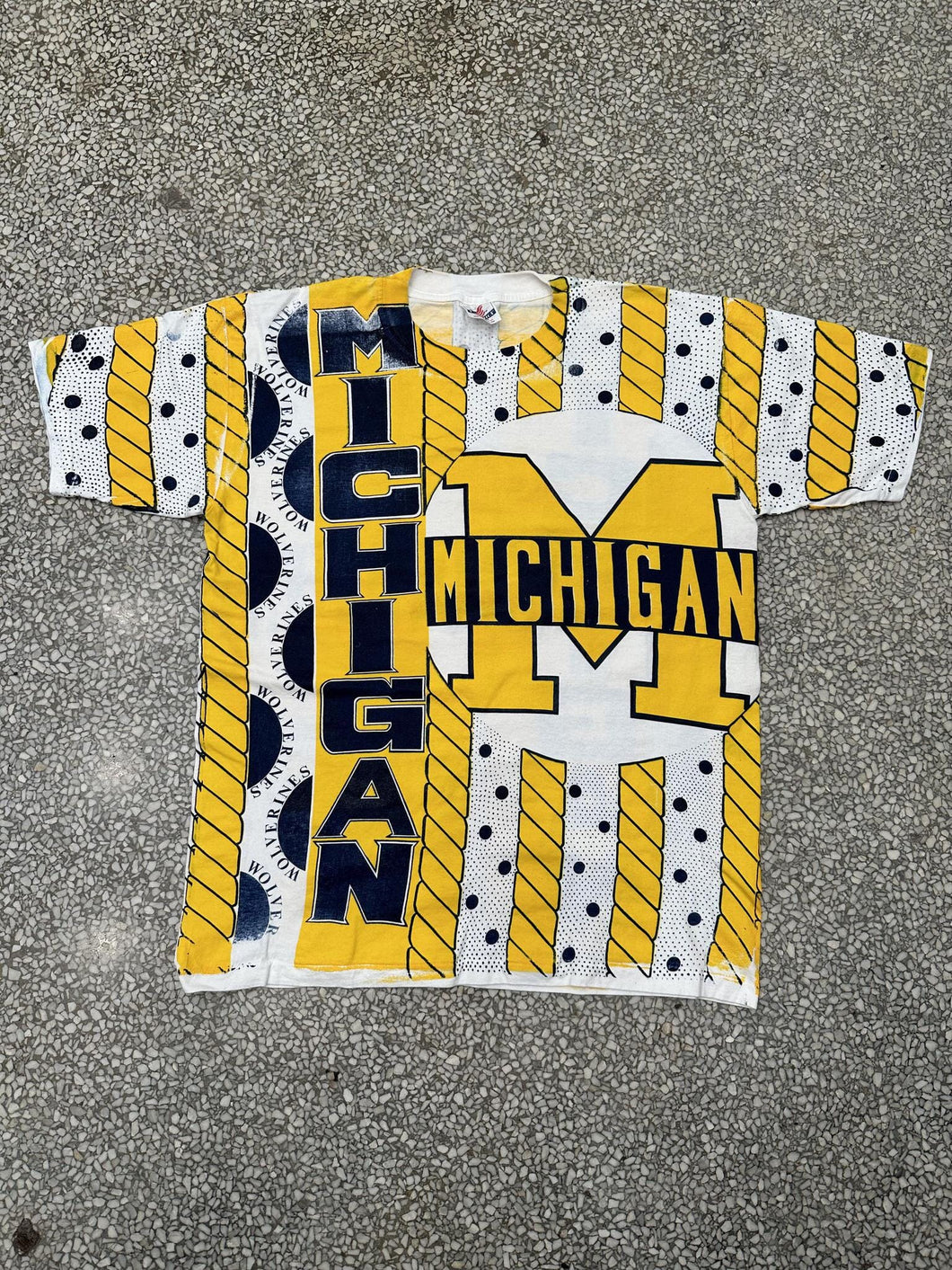 Michigan Wolverines Vintage 90s All Over Print Tee White Yellow ABC Vintage 