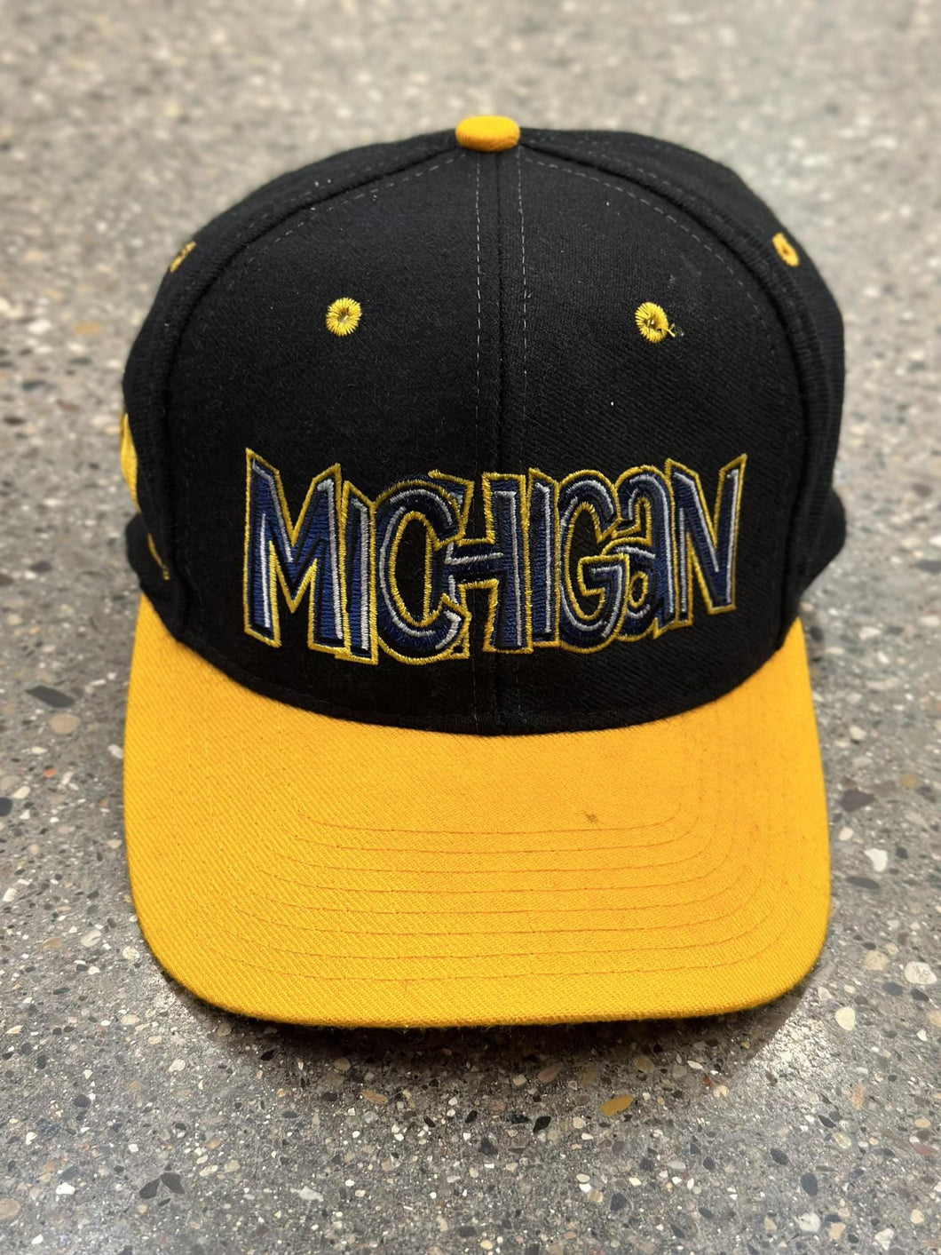 Michigan Wolverines Vintage 90s Fitted Cap Black Yellow ABC Vintage 