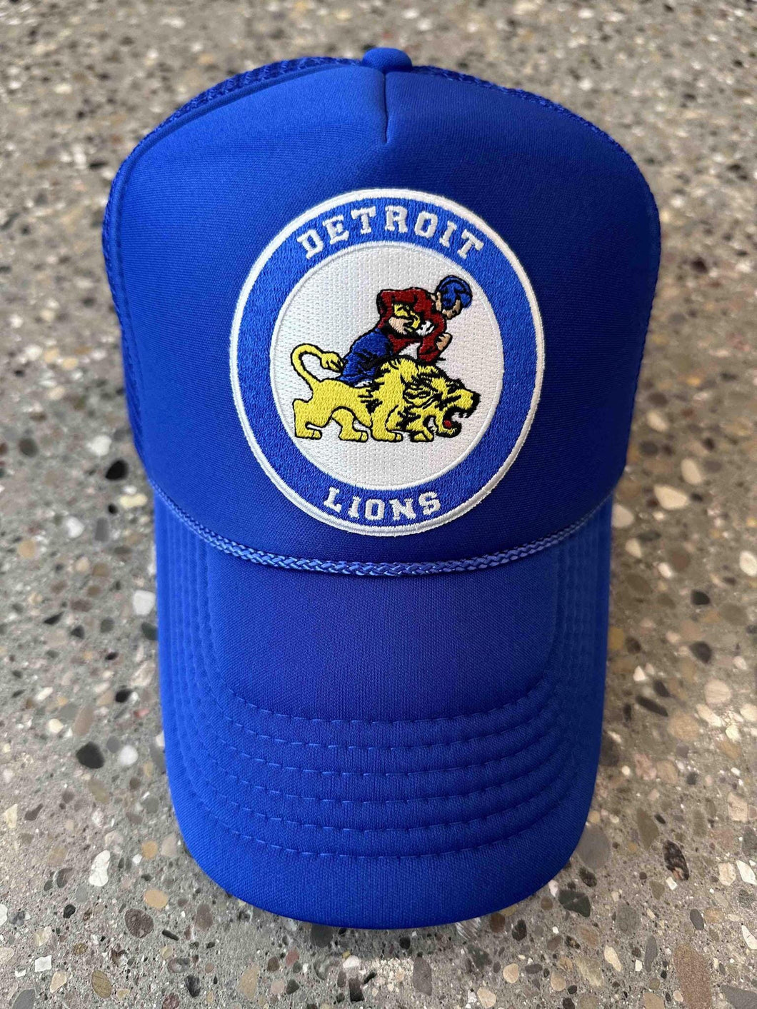 ABC Vintage Detroit Lions Vintage Cartoon Player With Lion Round Patch Trucker Hat (Royal Blue) ABC Vintage 