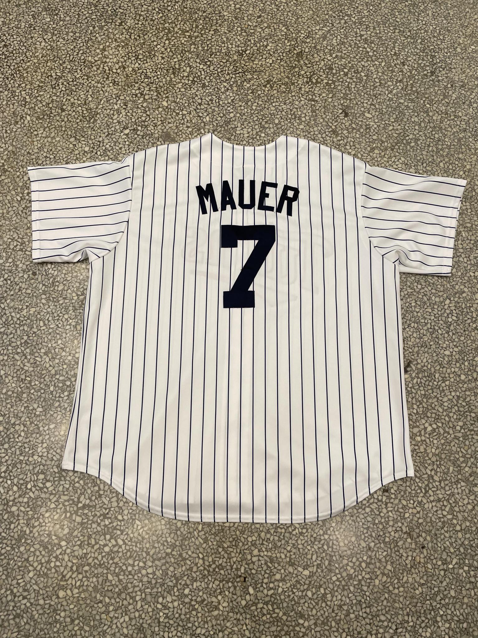 Joe Mauer player worn jersey patch baseball card (Minnesota Twins